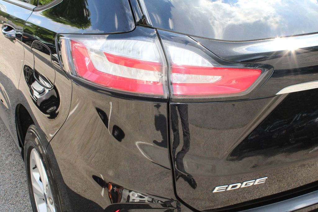 2020 Ford Edge SE photo 17