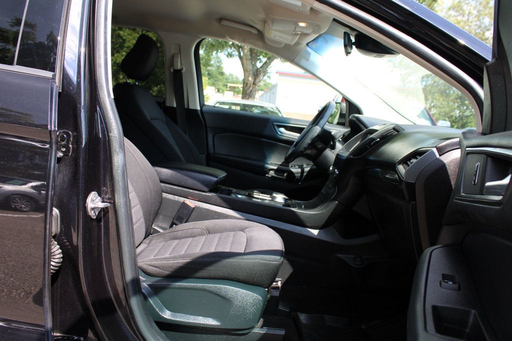 2020 Ford Edge SE photo 20