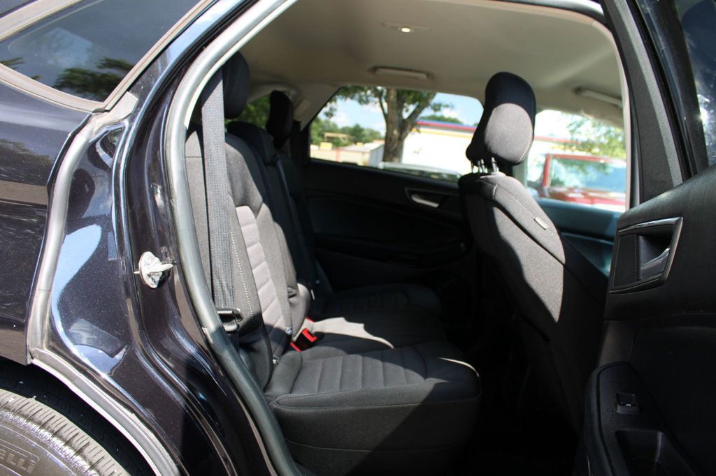 2020 Ford Edge SE photo 21