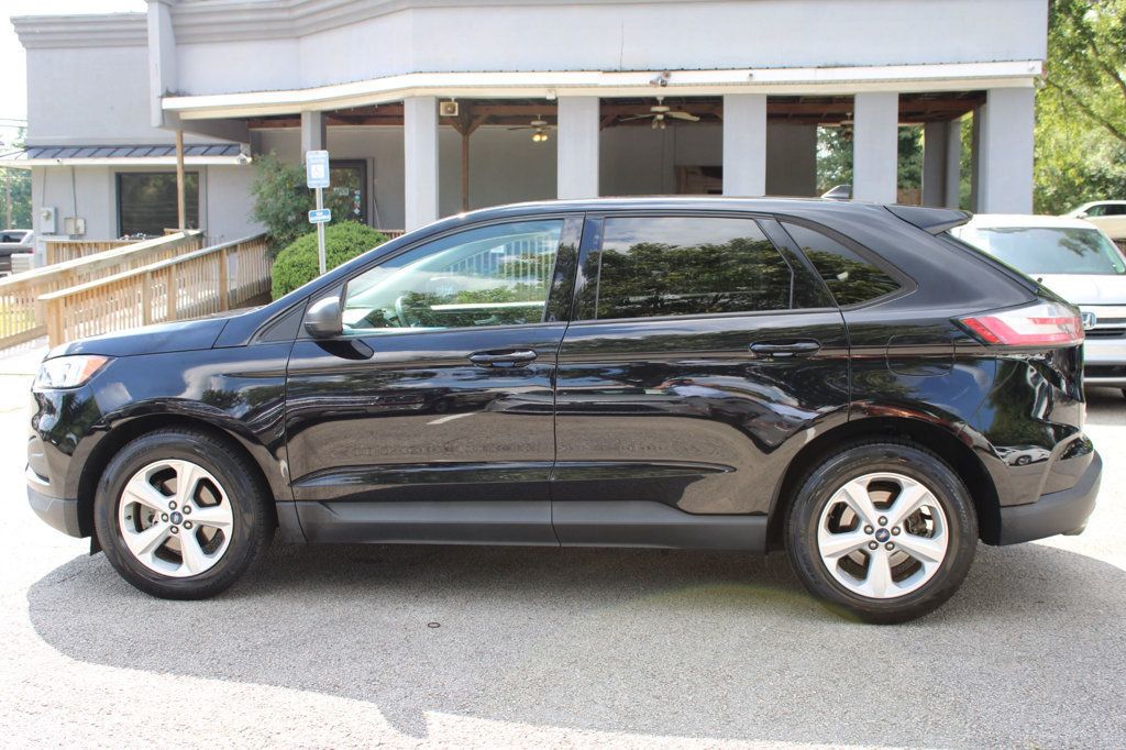 2020 Ford Edge SE photo 3
