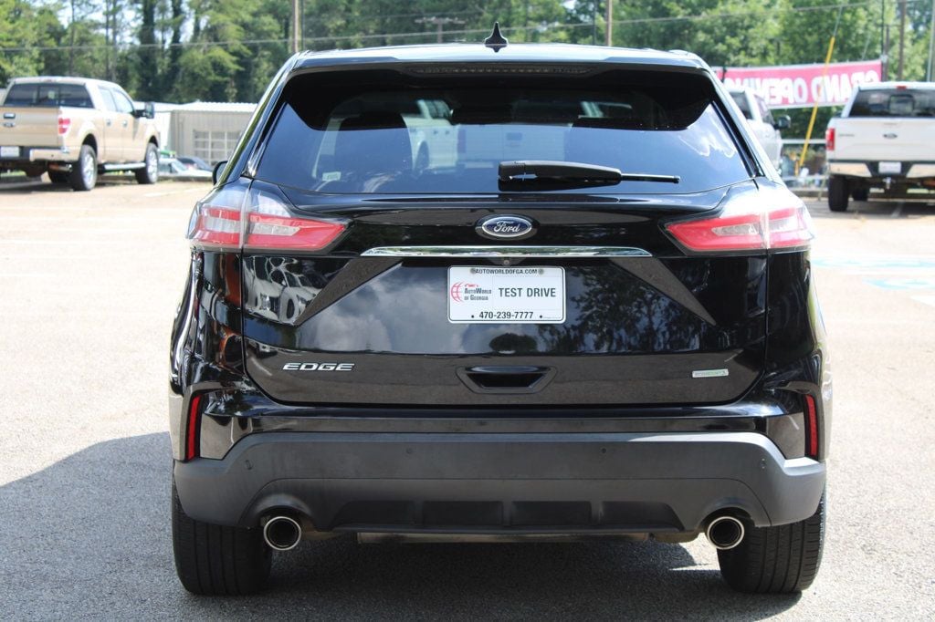 2020 Ford Edge SE photo 4