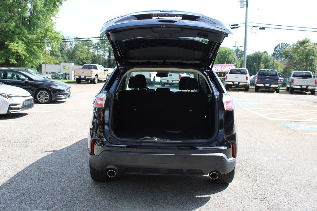 2020 Ford Edge SE photo 5