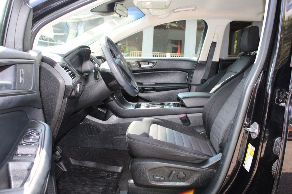 2020 Ford Edge SE photo 6