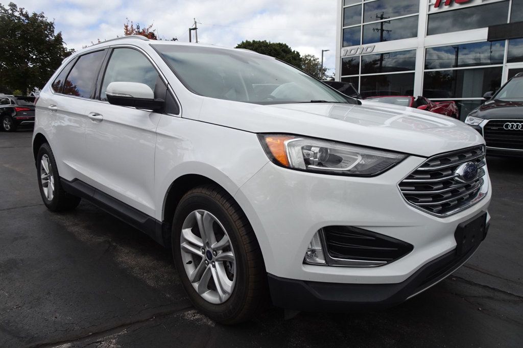 2020 Ford Edge SEL photo 2