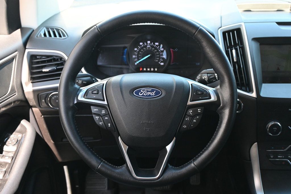 2020 Ford Edge SEL photo 7