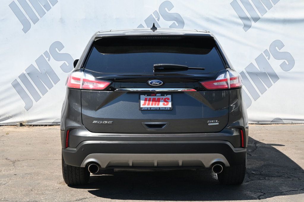 2020 Ford Edge SEL photo 4