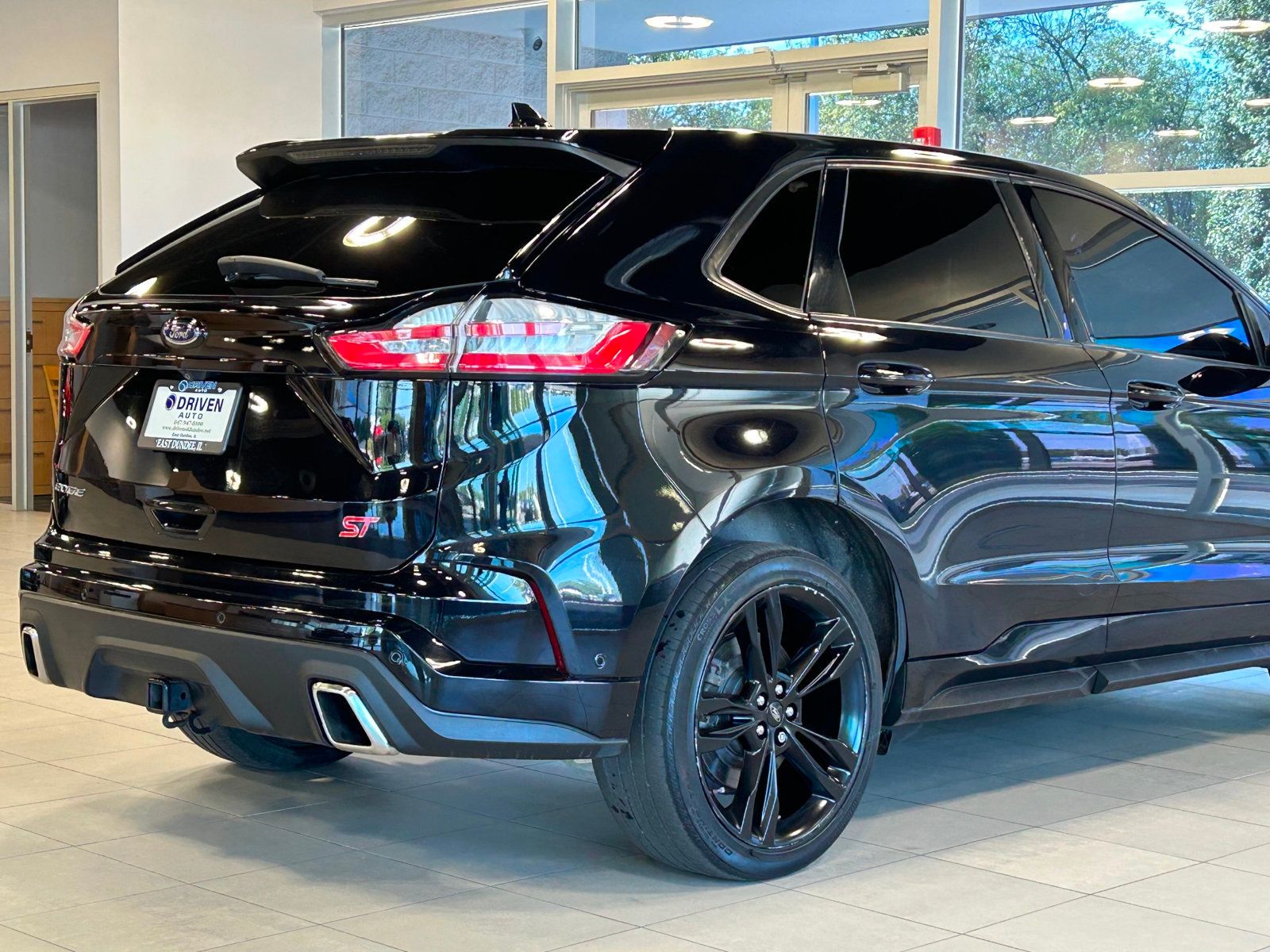 2020 Ford Edge ST photo 11