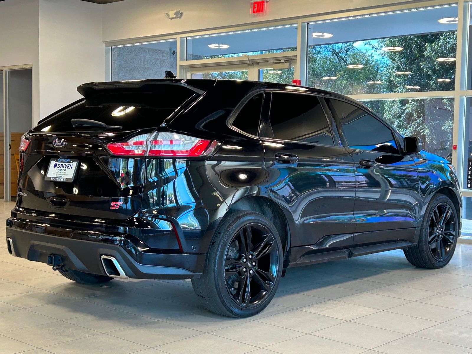 2020 Ford Edge ST photo 12
