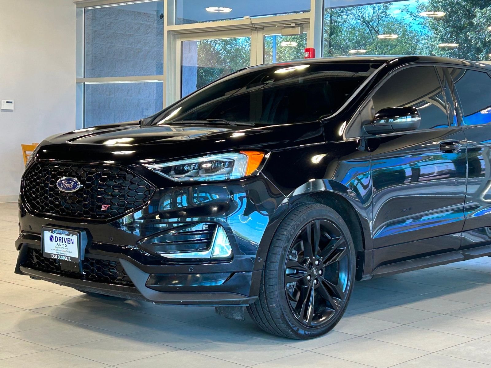 2020 Ford Edge ST photo 3