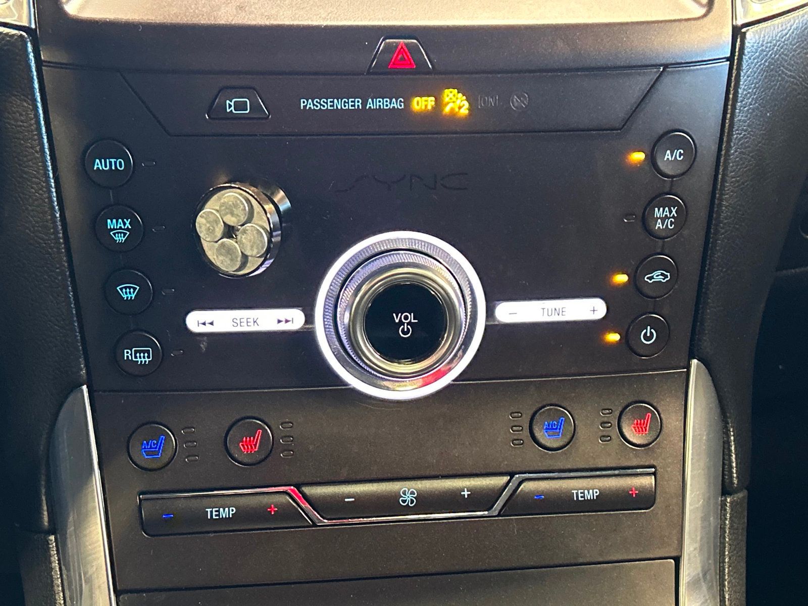 2020 Ford Edge ST photo 31