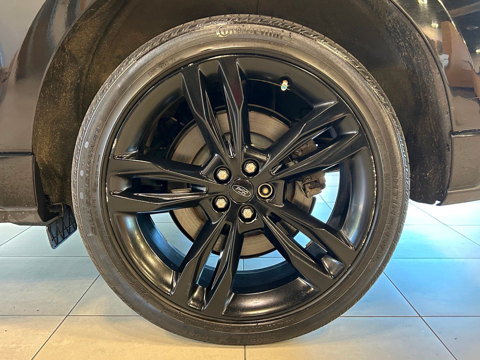 2020 Ford Edge ST photo 36