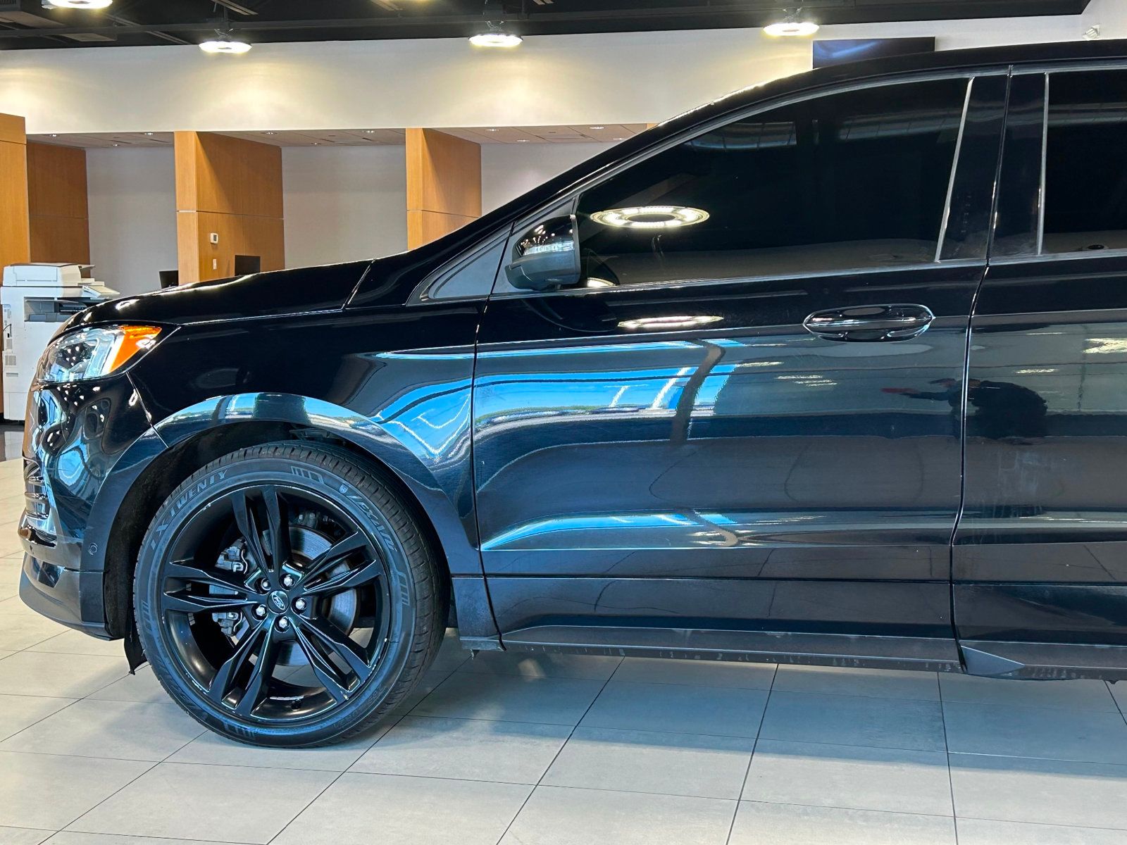 2020 Ford Edge ST photo 8