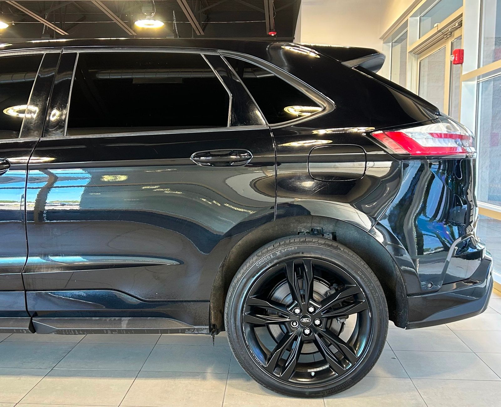 2020 Ford Edge ST photo 9