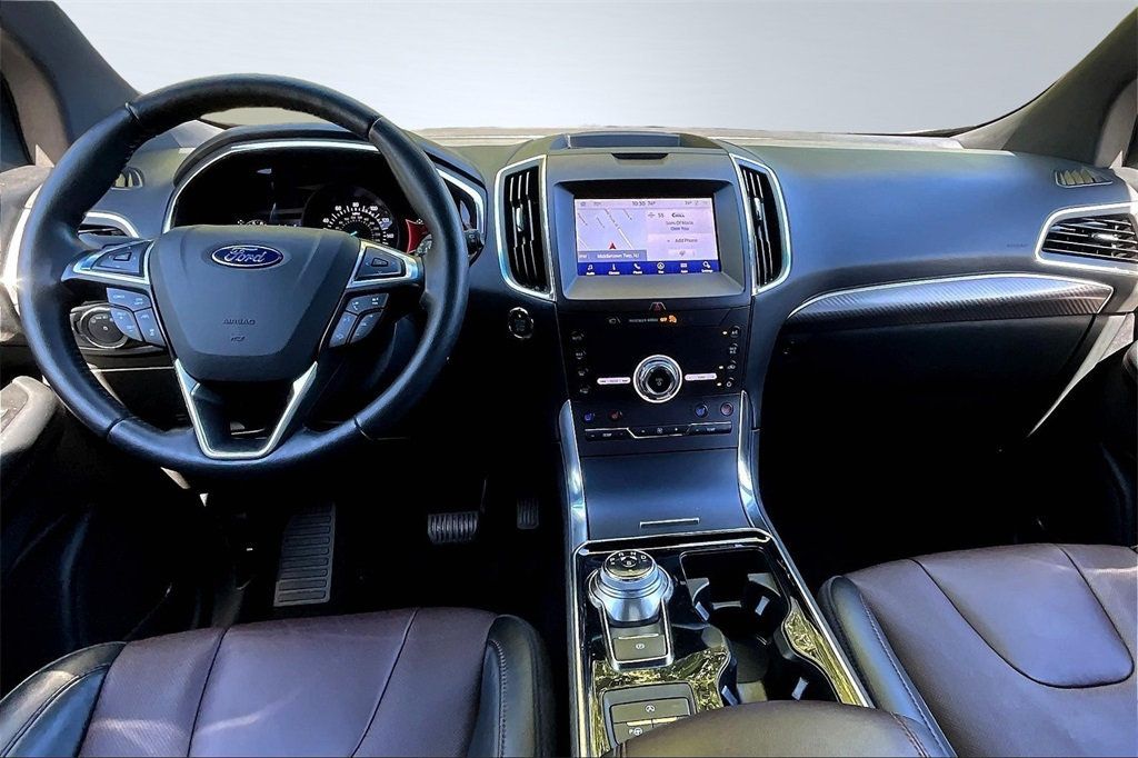 2020 Ford Edge Titanium photo 19