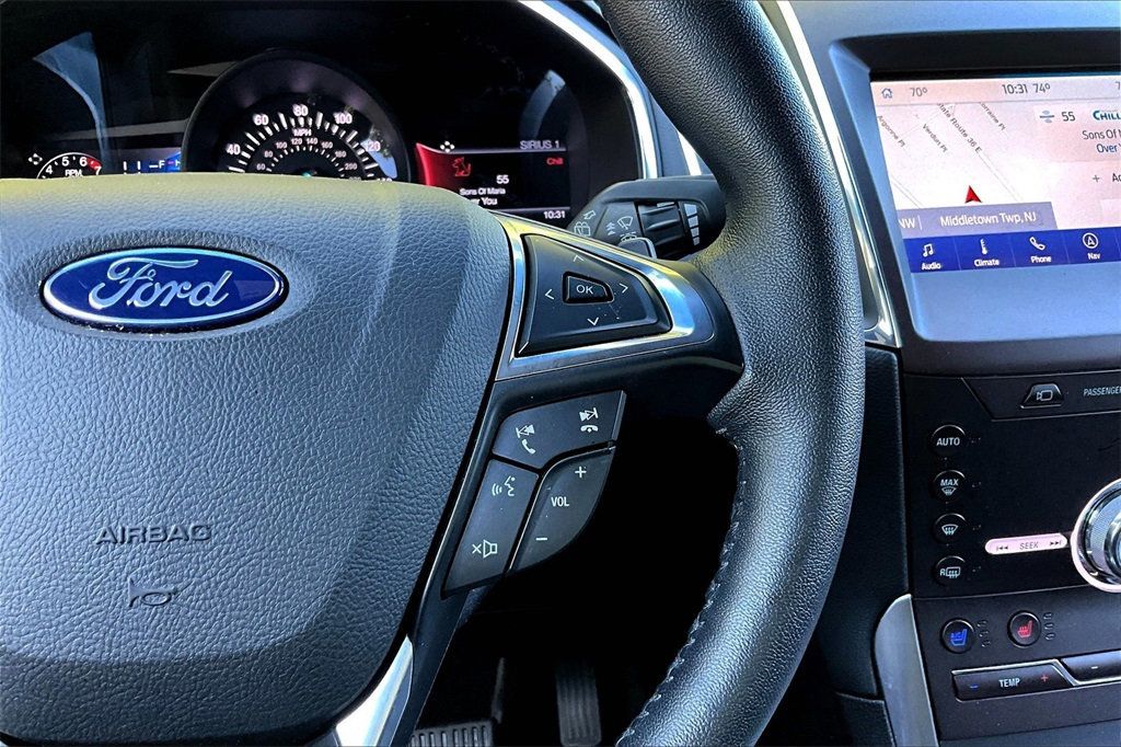 2020 Ford Edge Titanium photo 22