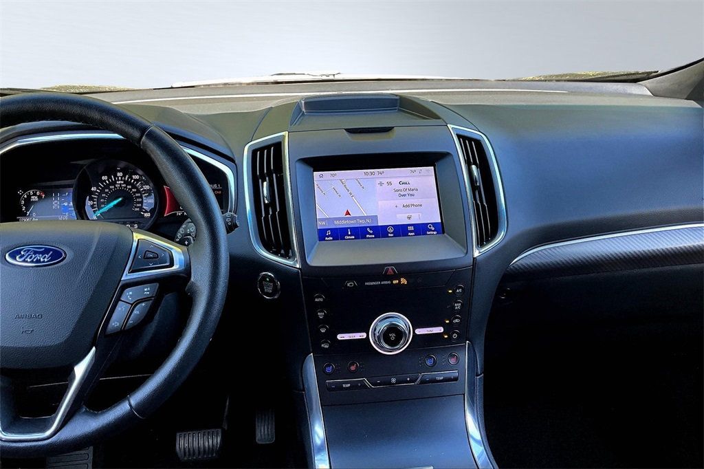 2020 Ford Edge Titanium photo 24