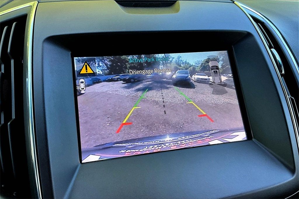 2020 Ford Edge Titanium photo 27