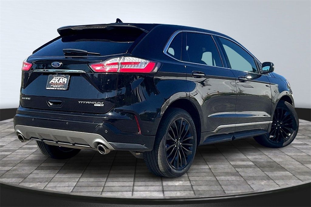 2020 Ford Edge Titanium photo 5