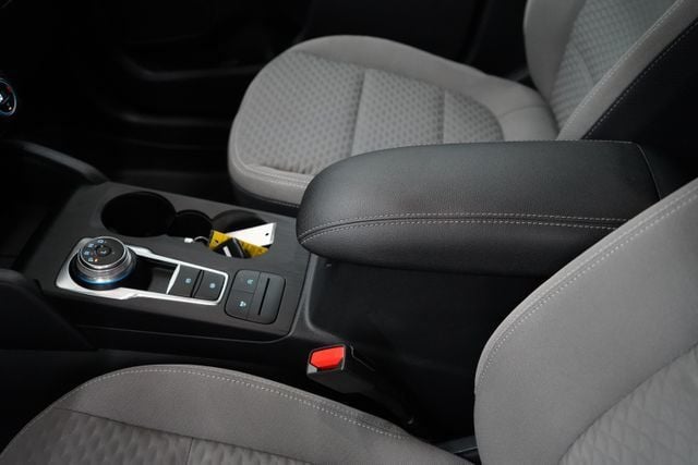2020 Ford Escape SE - 23077575 - 32
