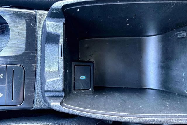 2020 Ford Escape SE AWD - 22959362 - 29