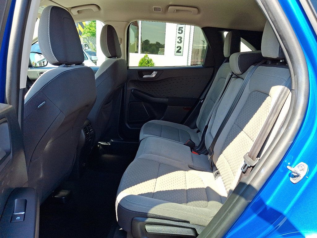 2020 Ford Escape SE photo 10