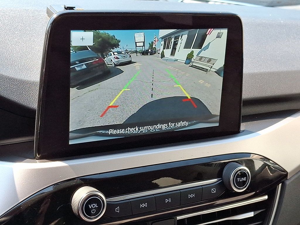 2020 Ford Escape SE photo 18