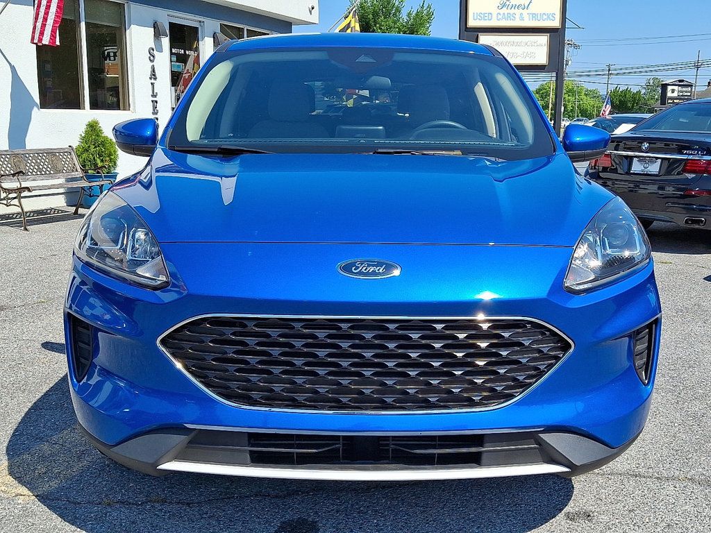 2020 Ford Escape SE photo 2
