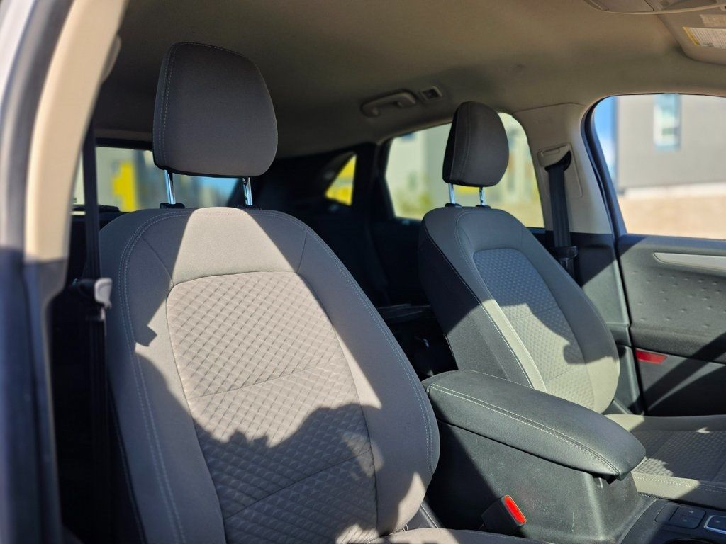 2020 Ford Escape SE FWD - 22972155 - 11