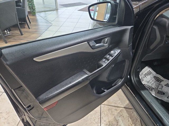 2020 Ford Escape SE Sport Hybrid FWD - 22956089 - 10