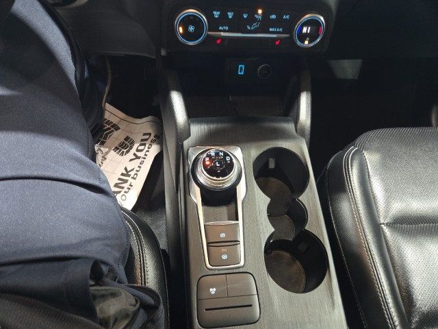 2020 Ford Escape SE Sport Hybrid FWD - 22956089 - 17