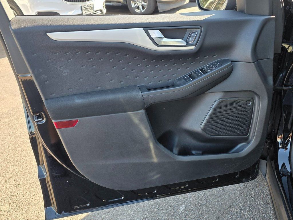 2020 Ford Escape SE Sport Hybrid FWD - 22949544 - 17