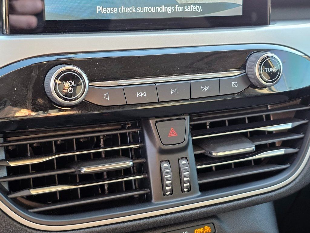 2020 Ford Escape SE Sport Hybrid FWD - 22949544 - 25