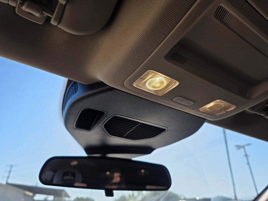 2020 Ford Escape SE Sport Hybrid FWD - 22949544 - 32