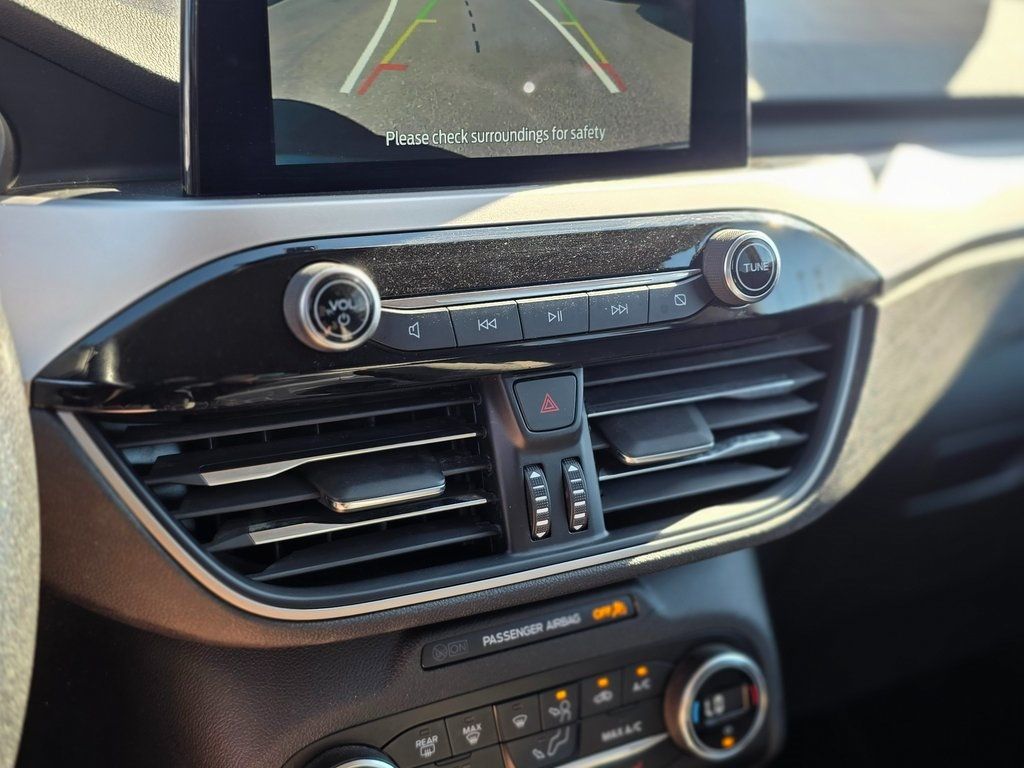 2020 Ford Escape SE Sport Hybrid FWD - 22973424 - 29