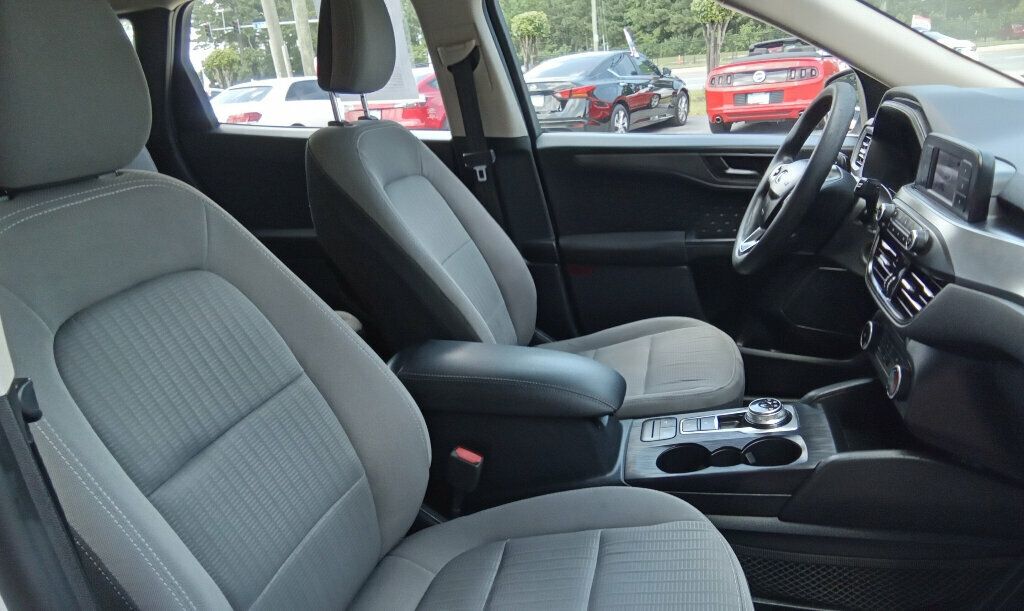 2020 Ford Escape S photo 10