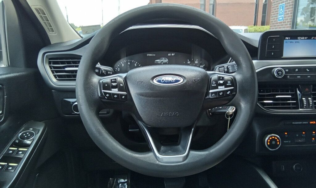 2020 Ford Escape S photo 12