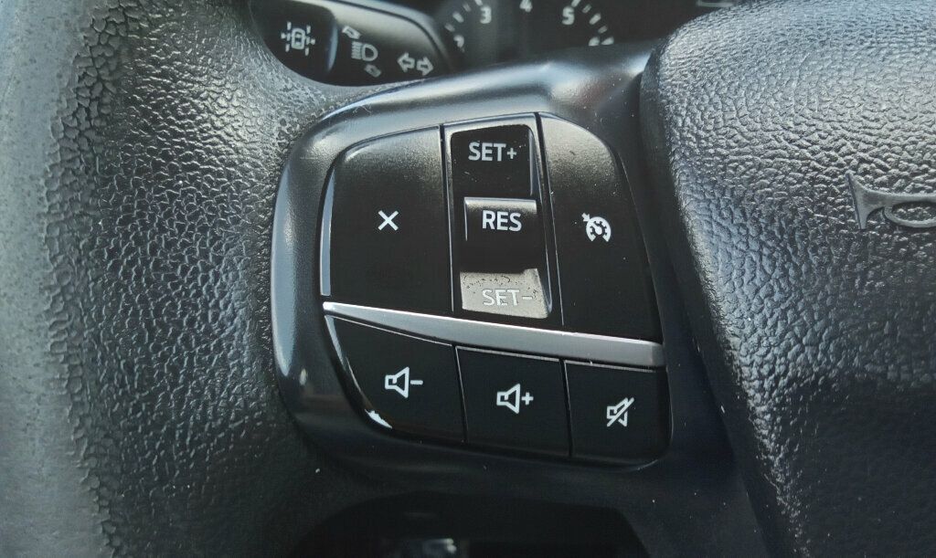 2020 Ford Escape S photo 13