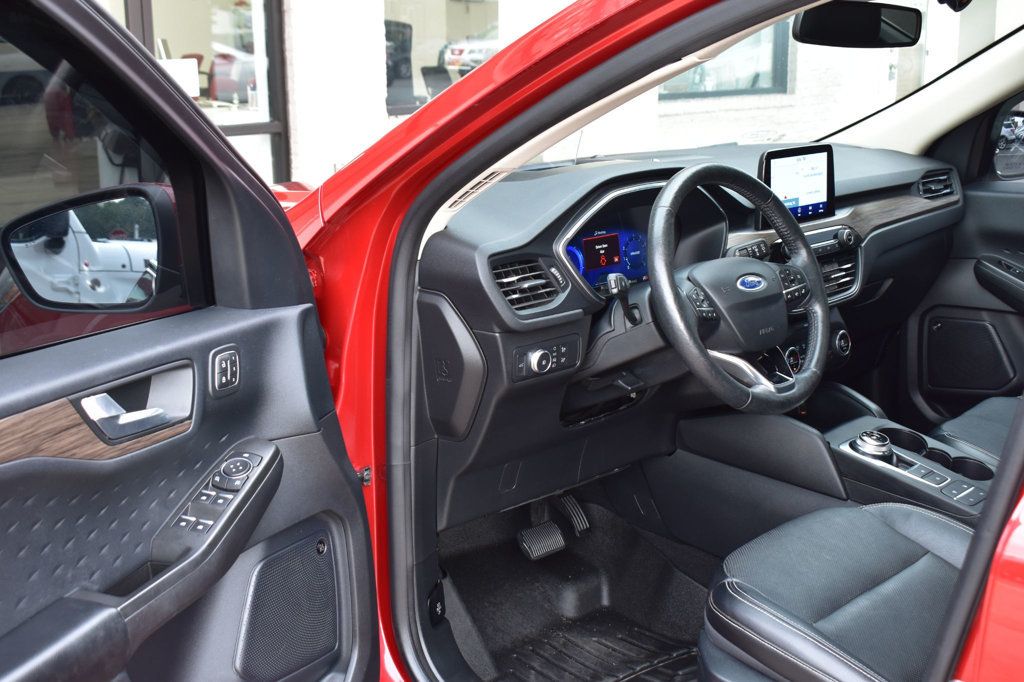 2020 Ford Escape Titanium AWD - 23067706 - 12