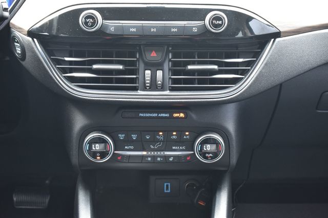 2020 Ford Escape Titanium AWD - 23067706 - 29