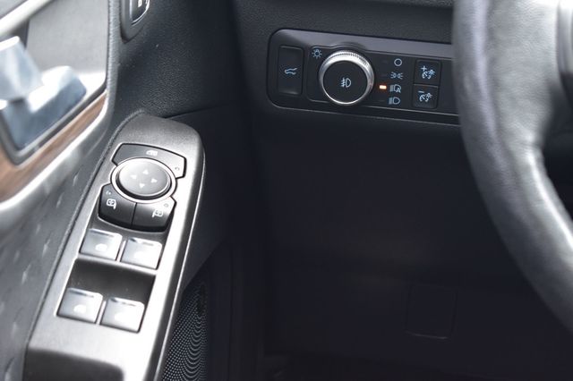 2020 Ford Escape Titanium AWD - 23067706 - 30