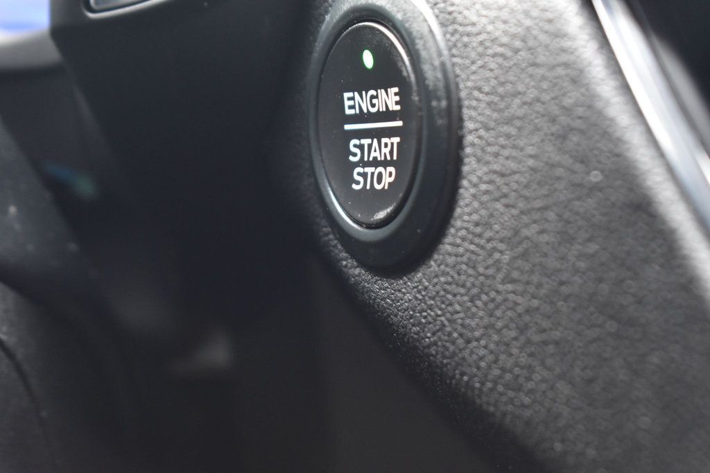 2020 Ford Escape Titanium AWD - 23067706 - 32