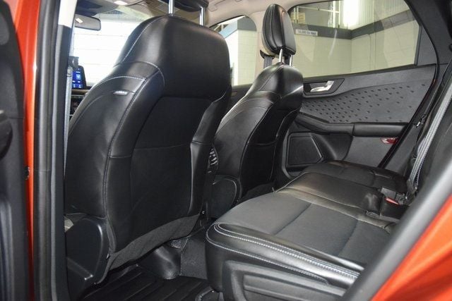 2020 Ford Escape Titanium AWD - 22902859 - 40