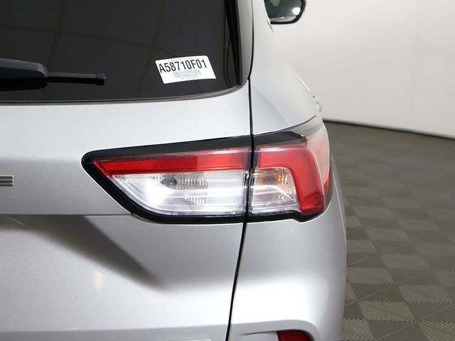 2020 Ford Escape Titanium AWD - 22941615 - 16