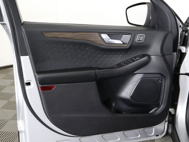 2020 Ford Escape Titanium AWD - 22941615 - 23