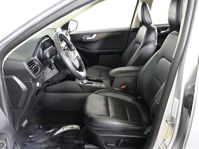 2020 Ford Escape Titanium AWD - 22941615 - 29