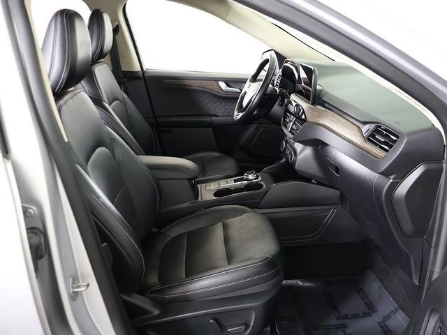 2020 Ford Escape Titanium AWD - 22941615 - 30