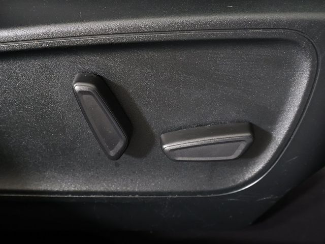 2020 Ford Escape Titanium AWD - 22941615 - 31