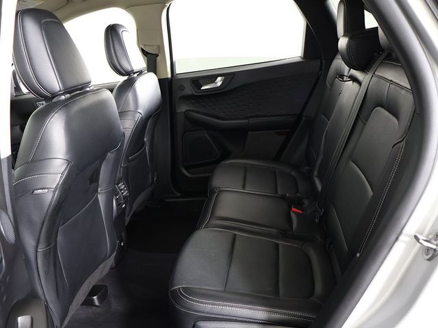 2020 Ford Escape Titanium AWD - 22941615 - 32