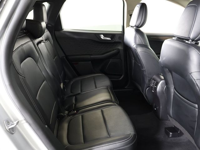 2020 Ford Escape Titanium AWD - 22941615 - 33