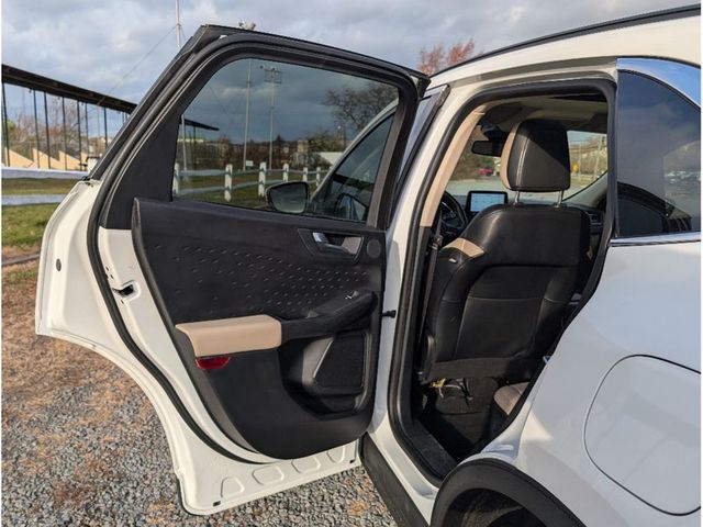 2020 Ford Escape Titanium AWD - 22945259 - 9